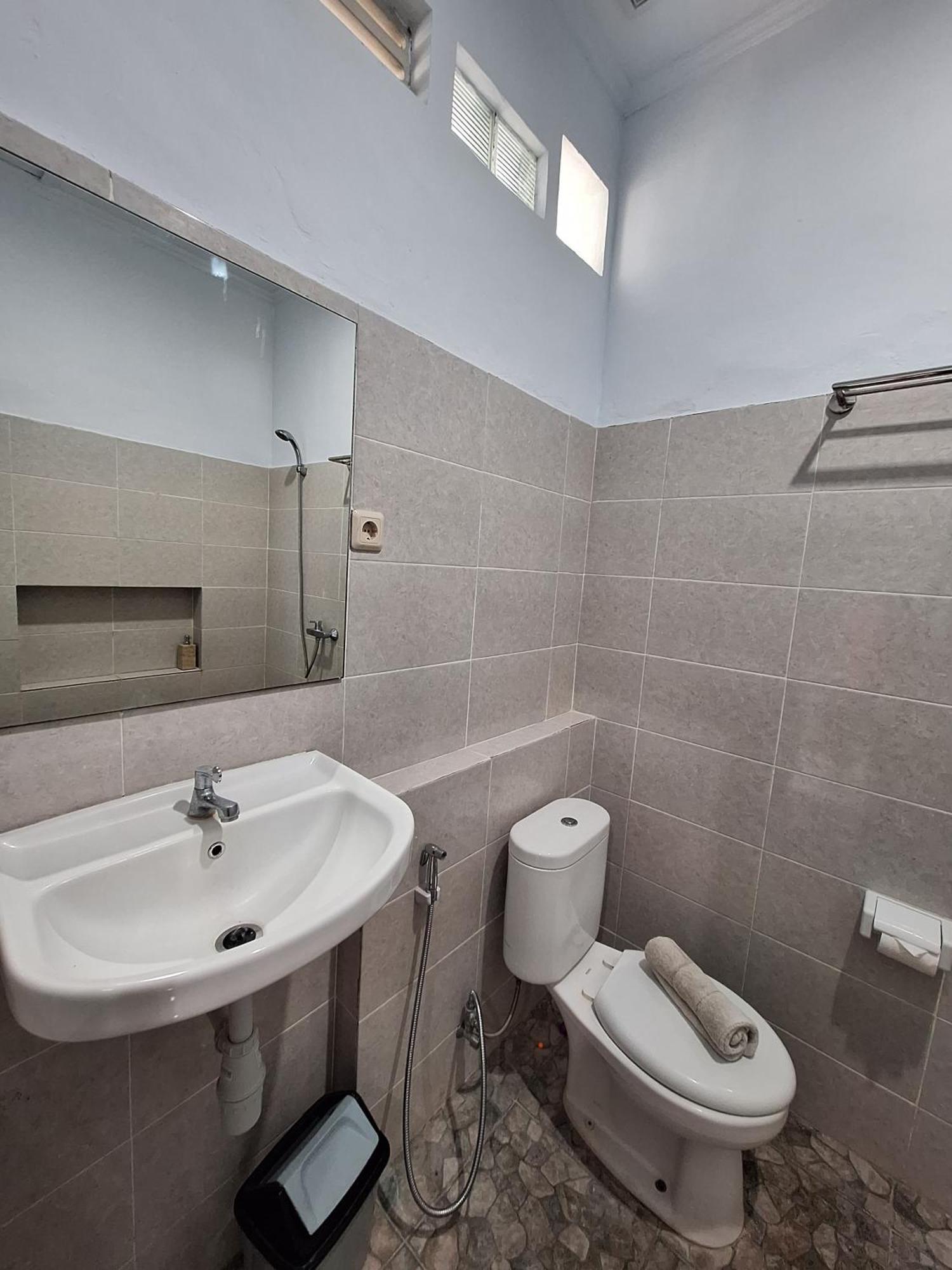 Bonewood Guesthouse Canggu  Bagian luar foto